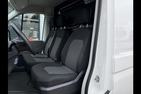 Volkswagen Crafter 35 2.0 TDI 140pk L4H3 ( voorheen L3H2 ) Comfortline / vaste prijs rijklaar € 19.950 ex btw / lease vanaf € 336 / euro 6 / bpm vrij / airco / 270 graden achterdeuren / achteruit rijcamera
