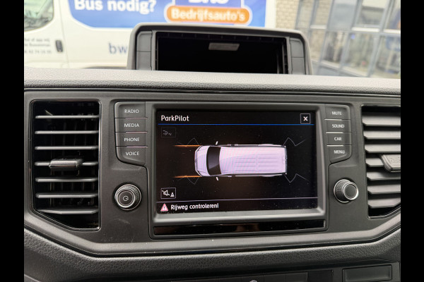 Volkswagen Crafter 35 2.0 TDI 140pk L4H3 ( voorheen L3H2 ) Comfortline / vaste prijs rijklaar € 19.950 ex btw / lease vanaf € 336 / euro 6 / bpm vrij / airco / 270 graden achterdeuren / achteruit rijcamera