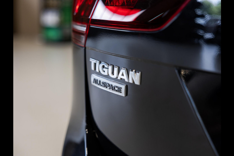 Volkswagen Tiguan Allspace 1.5 TSI 2x R-Line Blackstyle / 150pk / Panorama dak / Rondomzicht camera / Stoelverwarming / Leder /