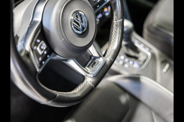 Volkswagen Tiguan Allspace 1.5 TSI 2x R-Line Blackstyle / 150pk / Panorama dak / Rondomzicht camera / Stoelverwarming / Leder /