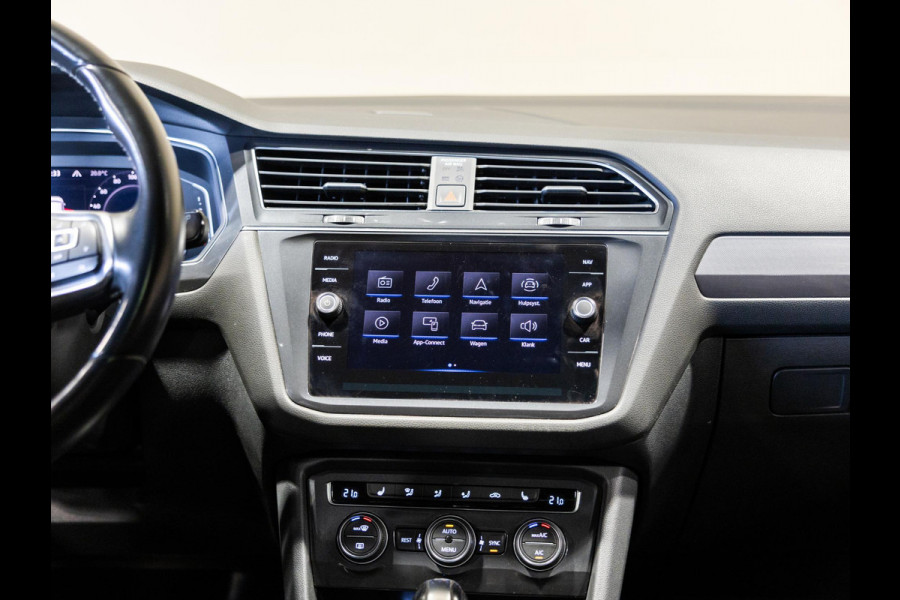 Volkswagen Tiguan Allspace 1.5 TSI 2x R-Line Blackstyle / 150pk / Panorama dak / Rondomzicht camera / Stoelverwarming / Leder /