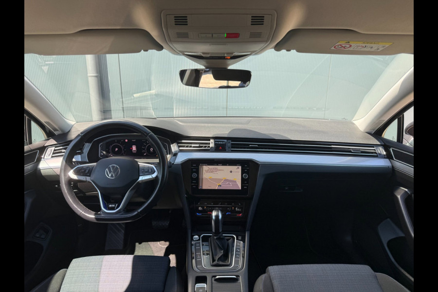 Volkswagen Passat Variant 1.4 TSI PHEV GTE * Trekhaak * AUTOMAAT * Parkeercamera * Head-up Display *