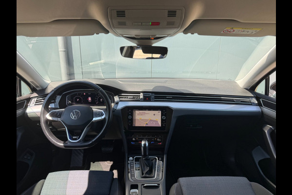 Volkswagen Passat Variant 1.4 TSI PHEV GTE * Trekhaak * AUTOMAAT * Parkeercamera * Head-up Display *