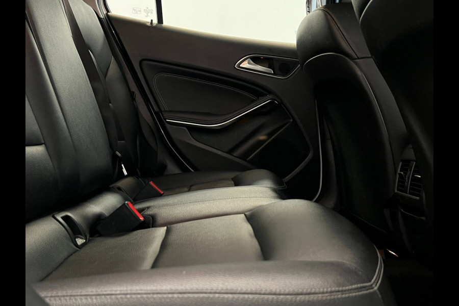 Mercedes-Benz GLA 180 Urban / Leder / Clima / Stoelverwarming