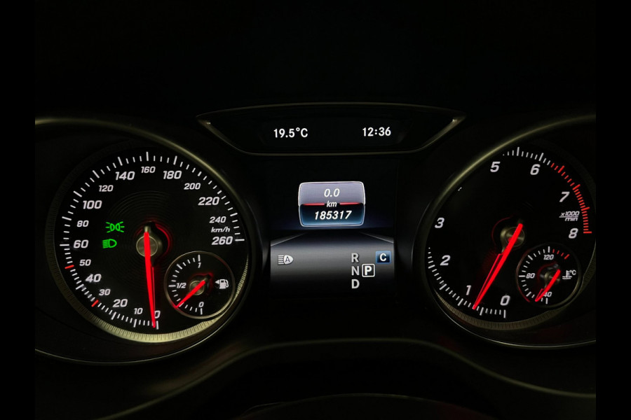 Mercedes-Benz GLA 180 Urban / Leder / Clima / Stoelverwarming