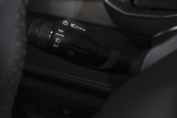 Lynk & Co 01 1.5 PHEV 276 PK Core | Dig. Cockpit | Adapt. Cruise | Stoelverw. | PDC | Camera | NAV + App. Connect | ECC | DAB | LM 19" | 4855