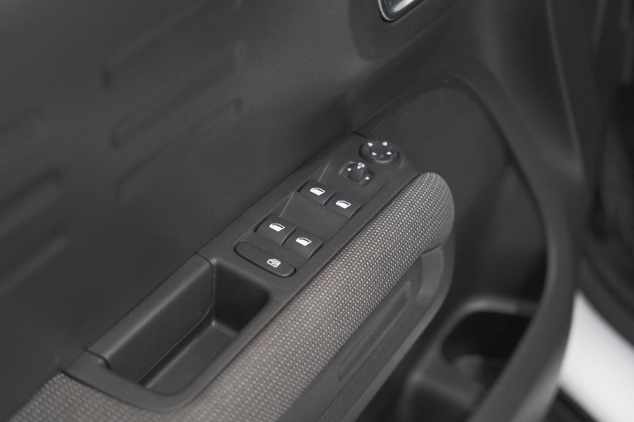 Citroën C3 Aircross PureTech 130 EAT6 Plus | Stoelverwarming | Parkeersensoren | Apple Carplay