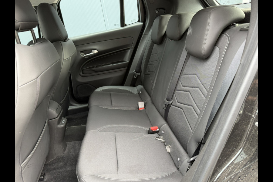 Jeep Avenger 1.2 Altitude | Winterpakket | Camera | Apple/Android CarPlay | JBL audio | Electrische kofferklep | Meer foto's volgen!
