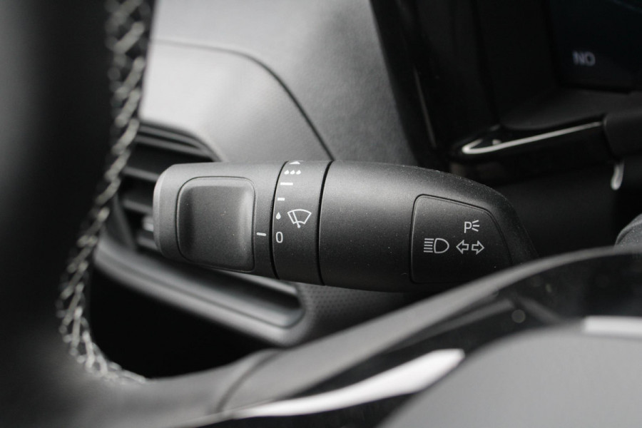 Ford E-Transit Courier Limited 44 kWh 136pk | DEMO | Trekhaak | Driver Assistance Pack met Navigatie | Led laadruimte verlichting | Laadvloerbescherming Rubber