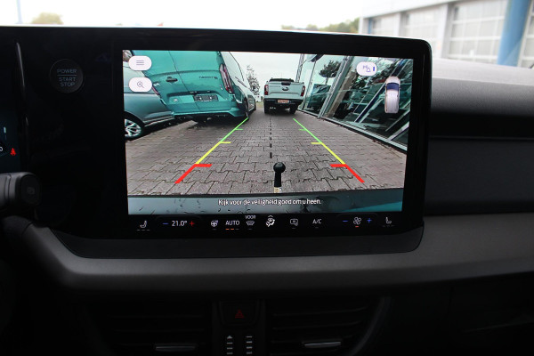 Ford E-Transit Courier Limited 44 kWh 136pk | DEMO | Trekhaak | Driver Assistance Pack met Navigatie | Led laadruimte verlichting | Laadvloerbescherming Rubber