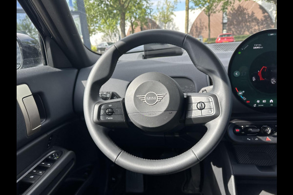 MINI Countryman E Blackyard 66.5 kWh SOH 100% | VAN: € 37.900,- VOOR: € 35.877,- UW HERFSTVOORDEEL: € 2.023,- | HEAD UP DISPAY | ACHTERUIT RIJ CAMERA | STOELVERWARMING | FABRIEKS GARANTIE 10-2028