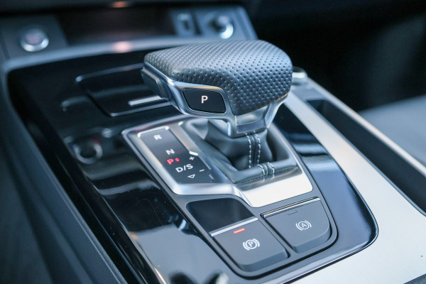 Audi Q5 50 TFSI e S edition | BTW | SOH 89% | PANO | LEDER | 4X STOELVERWARMING | 21 INCH | MEMORY |