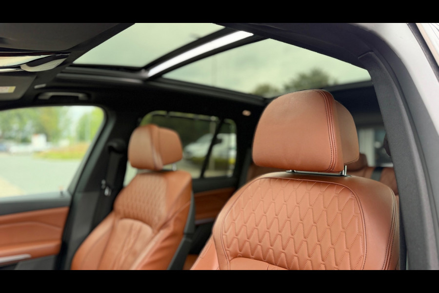 BMW X5 X-Drive 45e M-Sport -50 Jaar Edition Panoramadak Luchtvering 22"Lm Org-Ned Dealer Auto
