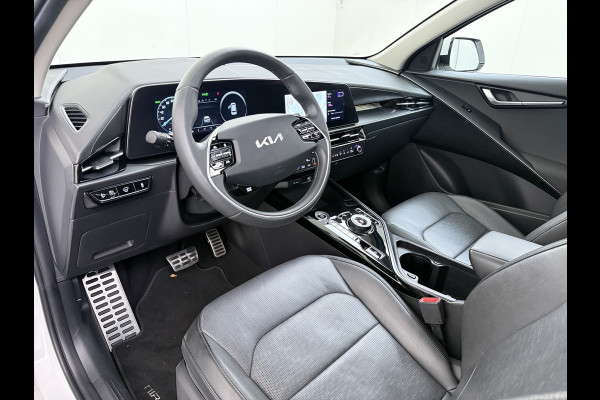 Kia Niro EV ExecutiveLine 204PK 64.8kWh Adap.Cruise Head-Up Stoelverwarming+Ventilatie Camera Schuif-/Kanteldak Apple Carplay Android Auto E SOH 100% Elek.Stoelen Memory Privacy Glas DAB Elek.Achterklep Lmv 17" 1e Eigenaar Dealeronderhouden Origineel Nederlandse Auto