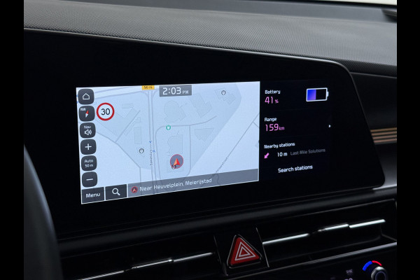 Kia Niro EV ExecutiveLine 204PK 64.8kWh Adap.Cruise Head-Up Stoelverwarming+Ventilatie Camera Schuif-/Kanteldak Apple Carplay Android Auto E SOH 100% Elek.Stoelen Memory Privacy Glas DAB Elek.Achterklep Lmv 17" 1e Eigenaar Dealeronderhouden Origineel Nederlandse Auto