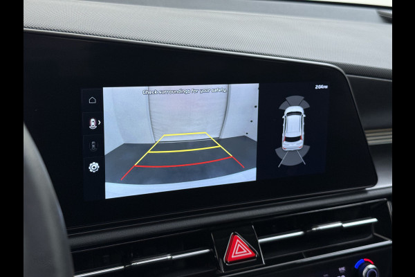 Kia Niro EV ExecutiveLine 204PK 64.8kWh Adap.Cruise Head-Up Stoelverwarming+Ventilatie Camera Schuif-/Kanteldak Apple Carplay Android Auto E SOH 100% Elek.Stoelen Memory Privacy Glas DAB Elek.Achterklep Lmv 17" 1e Eigenaar Dealeronderhouden Origineel Nederlandse Auto