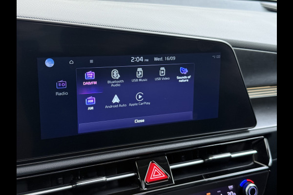 Kia Niro EV ExecutiveLine 204PK 64.8kWh Adap.Cruise Head-Up Stoelverwarming+Ventilatie Camera Schuif-/Kanteldak Apple Carplay Android Auto E SOH 100% Elek.Stoelen Memory Privacy Glas DAB Elek.Achterklep Lmv 17" 1e Eigenaar Dealeronderhouden Origineel Nederlandse Auto