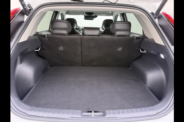 Kia Niro EV ExecutiveLine 204PK 64.8kWh Adap.Cruise Head-Up Stoelverwarming+Ventilatie Camera Schuif-/Kanteldak Apple Carplay Android Auto E SOH 100% Elek.Stoelen Memory Privacy Glas DAB Elek.Achterklep Lmv 17" 1e Eigenaar Dealeronderhouden Origineel Nederlandse Auto