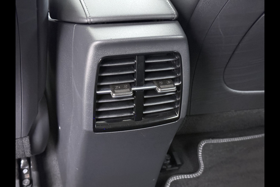 Kia Niro EV ExecutiveLine 204PK 64.8kWh Adap.Cruise Head-Up Stoelverwarming+Ventilatie Camera Schuif-/Kanteldak Apple Carplay Android Auto E SOH 100% Elek.Stoelen Memory Privacy Glas DAB Elek.Achterklep Lmv 17" 1e Eigenaar Dealeronderhouden Origineel Nederlandse Auto