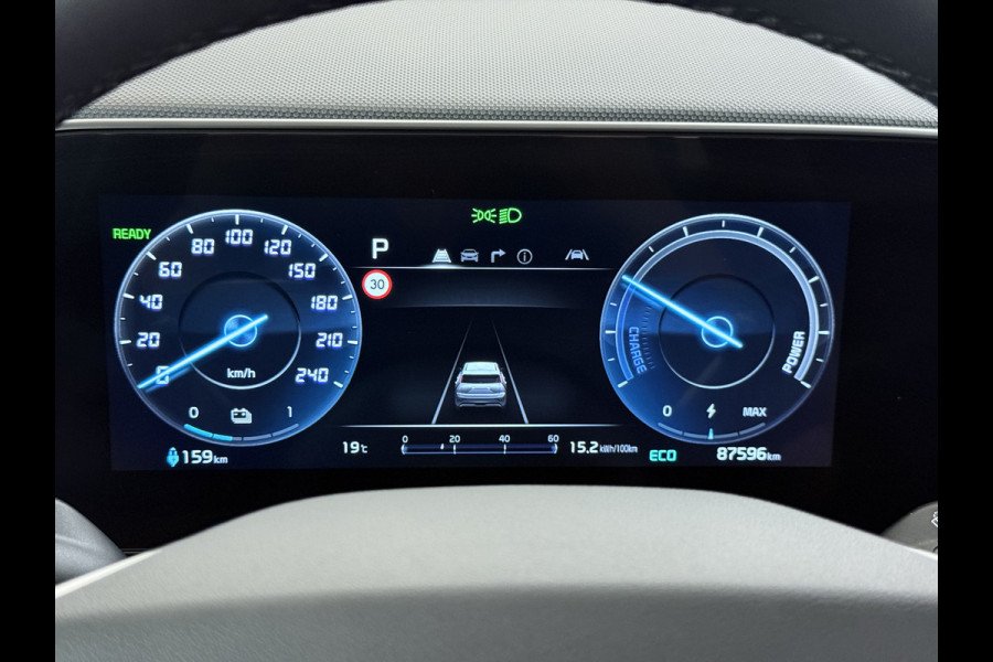 Kia Niro EV ExecutiveLine 204PK 64.8kWh Adap.Cruise Head-Up Stoelverwarming+Ventilatie Camera Schuif-/Kanteldak Apple Carplay Android Auto E SOH 100% Elek.Stoelen Memory Privacy Glas DAB Elek.Achterklep Lmv 17" 1e Eigenaar Dealeronderhouden Origineel Nederlandse Auto