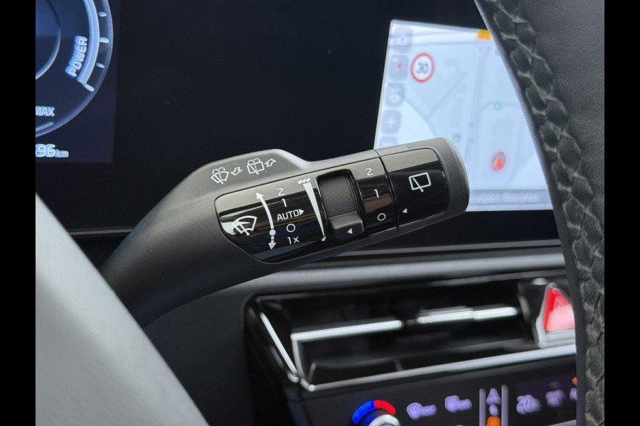 Kia Niro EV ExecutiveLine 204PK 64.8kWh Adap.Cruise Head-Up Stoelverwarming+Ventilatie Camera Schuif-/Kanteldak Apple Carplay Android Auto E SOH 100% Elek.Stoelen Memory Privacy Glas DAB Elek.Achterklep Lmv 17" 1e Eigenaar Dealeronderhouden Origineel Nederlandse Auto