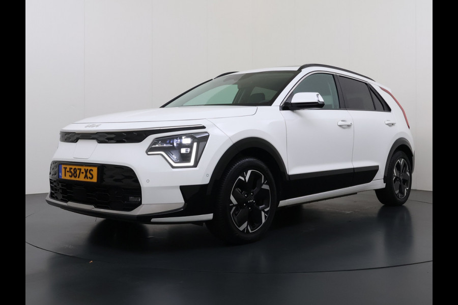 Kia Niro EV ExecutiveLine 204PK 64.8kWh Adap.Cruise Head-Up Stoelverwarming+Ventilatie Camera Schuif-/Kanteldak Apple Carplay Android Auto E SOH 100% Elek.Stoelen Memory Privacy Glas DAB Elek.Achterklep Lmv 17" 1e Eigenaar Dealeronderhouden Origineel Nederlandse Auto