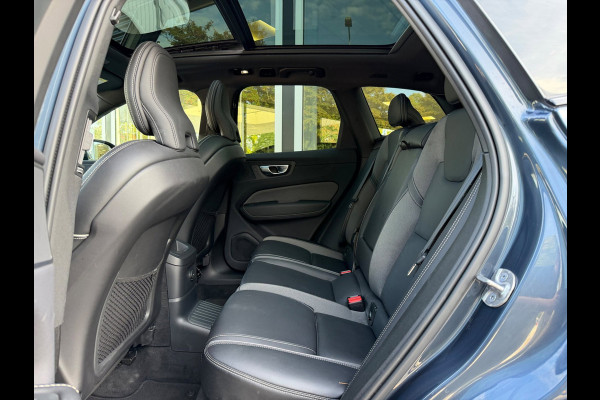 Volvo XC60 2.0 T8 Plug-in hybrid AWD Ultimate Dark Pano / Afn. Trekhaak / Camera / Stoel memorie / Stoel & Stuurw. verw.