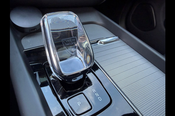Volvo XC60 2.0 T8 Plug-in hybrid AWD Ultimate Dark Pano / Afn. Trekhaak / Camera / Stoel memorie / Stoel & Stuurw. verw.