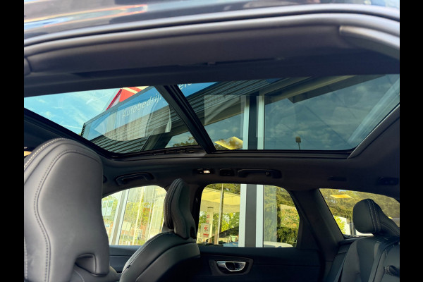 Volvo XC60 2.0 T8 Plug-in hybrid AWD Ultimate Dark Pano / Afn. Trekhaak / Camera / Stoel memorie / Stoel & Stuurw. verw.