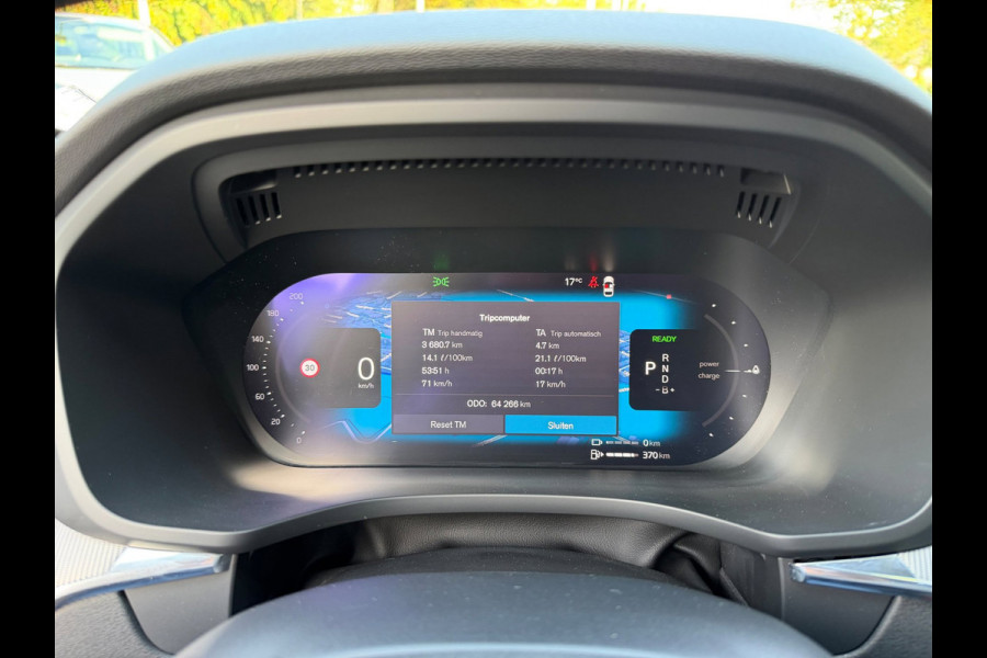 Volvo XC60 2.0 T8 Plug-in hybrid AWD Ultimate Dark Pano / Afn. Trekhaak / Camera / Stoel memorie / Stoel & Stuurw. verw.