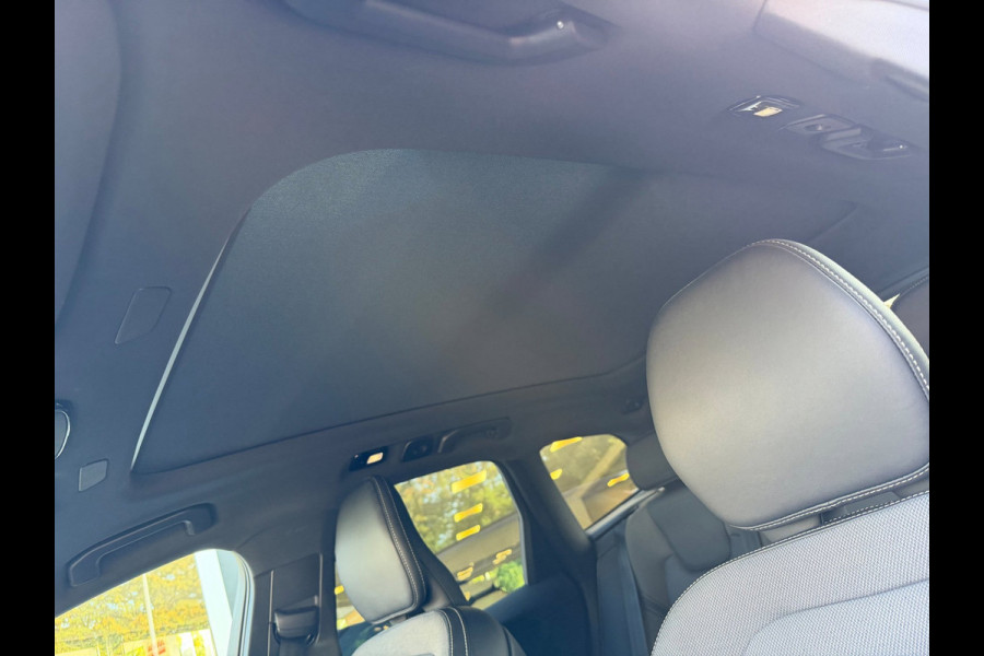 Volvo XC60 2.0 T8 Plug-in hybrid AWD Ultimate Dark Pano / Afn. Trekhaak / Camera / Stoel memorie / Stoel & Stuurw. verw.