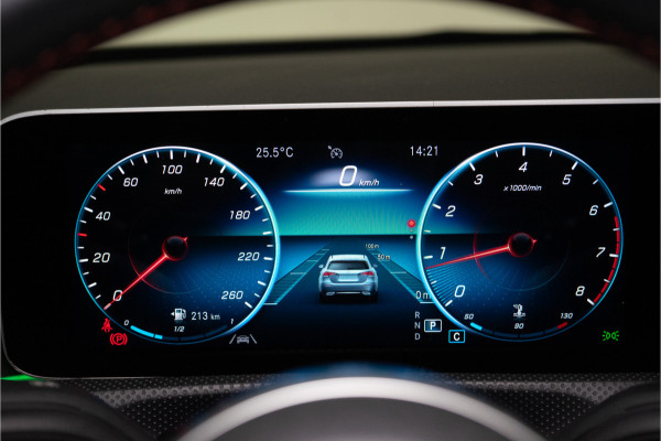 Mercedes-Benz A-Klasse 180 Business Solution AMG 136PK | A35 Optiek | Pano | Sfeer | LED | Carplay | Garantie