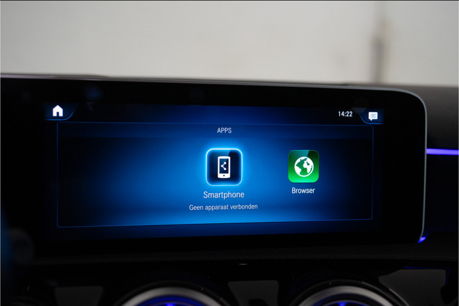 Mercedes-Benz A-Klasse 180 Business Solution AMG 136PK | A35 Optiek | Pano | Sfeer | LED | Carplay | Garantie