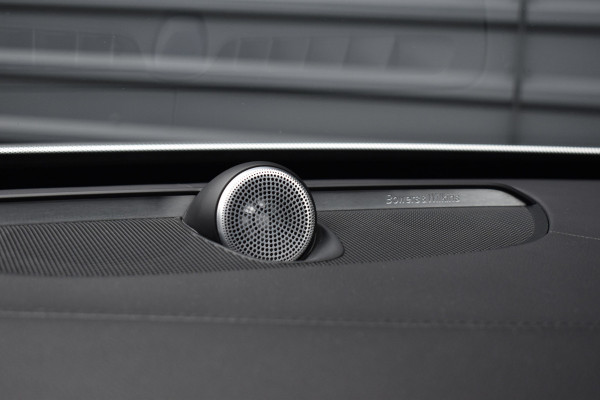 Volvo XC90 2.0 T8 Recharge AWD R-Design | Panorama | Bowers&Wilkins | Trekhaak | Luchtvering | 22'' Wielen | ACC | Head- Up |