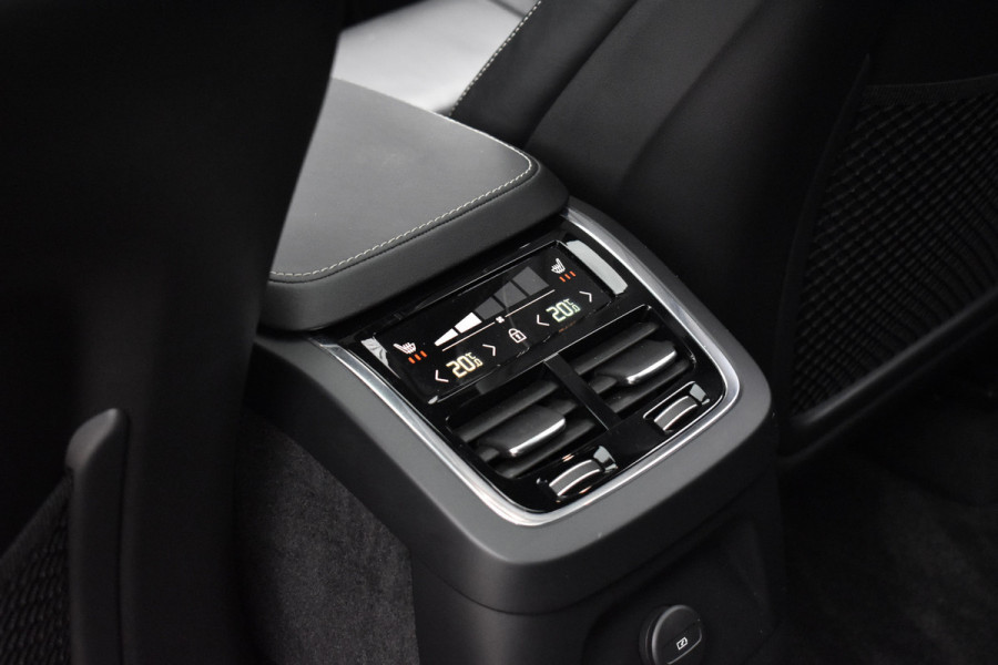 Volvo XC90 2.0 T8 Recharge AWD R-Design | Panorama | Bowers&Wilkins | Trekhaak | Luchtvering | 22'' Wielen | ACC | Head- Up |