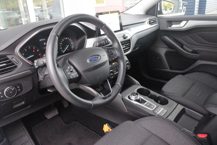 Ford Focus 1.5 EcoBoost 150PK AUTOMAAT ACTIVE BUSINESS | AFNEEMBARE TREKHAAK | TECHNOLOGY PACK: (ADAPTIVE CRUISE CONTROL, GROOTLICHT ASSISTENT, TRAFFIC SIGN RECOGNITION, EVASIVE STEERING ASSIST, DRIVER ALERT, LANE CENTRING ASSIST EN STOP & GO) | PARKING PACK: (VOLLEDIG AUTOMATISCH INPARKEREN, WIDE VIEW ACHTERUITRIJ CAMERA, DOOR EDGE PROTECTORS) | BANG & OLUFSEN AUDIOSYSTEM: (9 SPEAKERS EN 1 SUBWOOVER ,DAB+ RADIO) | COMFORT PACK: (AUTOMATISCHE AIRCONDITIONING, FORD KEYLESS ENTRY/START) | DESIGN PACK 2 ACTIVE BUSINESS: (PRIVACY GLASS, 18" Y-DESIGN BLACK LICHTMETALEN VELGEN, FULL LE