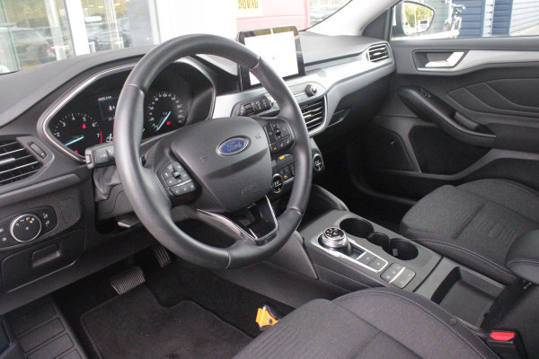 Ford Focus 1.5 EcoBoost 150PK AUTOMAAT ACTIVE BUSINESS | AFNEEMBARE TREKHAAK | TECHNOLOGY PACK: (ADAPTIVE CRUISE CONTROL, GROOTLICHT ASSISTENT, TRAFFIC SIGN RECOGNITION, EVASIVE STEERING ASSIST, DRIVER ALERT, LANE CENTRING ASSIST EN STOP & GO) | PARKING PACK: (VOLLEDIG AUTOMATISCH INPARKEREN, WIDE VIEW ACHTERUITRIJ CAMERA, DOOR EDGE PROTECTORS) | BANG & OLUFSEN AUDIOSYSTEM: (9 SPEAKERS EN 1 SUBWOOVER ,DAB+ RADIO) | COMFORT PACK: (AUTOMATISCHE AIRCONDITIONING, FORD KEYLESS ENTRY/START) | DESIGN PACK 2 ACTIVE BUSINESS: (PRIVACY GLASS, 18" Y-DESIGN BLACK LICHTMETALEN VELGEN, FULL LE