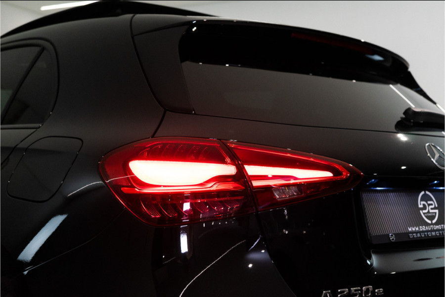 Mercedes-Benz A-Klasse 250 e Premium AMG Facelift 218PK | Pano | Sfeer | Keyless | Carplay | 12 MND Garantie
