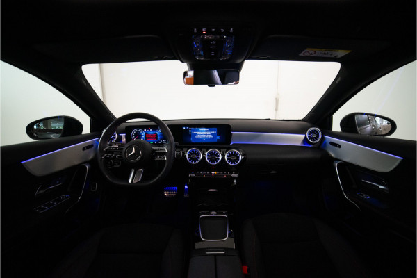 Mercedes-Benz A-Klasse 250 e Premium AMG Facelift 218PK | Pano | Sfeer | Keyless | Carplay | 12 MND Garantie