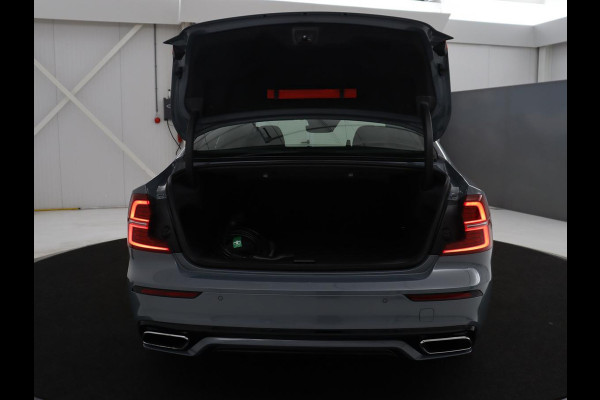 Volvo S60 2.0 Recharge T6 AWD Core | SOH 95,5% | Panoramadak | Stoel & Stuurverwarming | Pilot assist | Adaptive cruise | Navigatie | Bluetooth | Carplay | Climate control | Harman Kardon | DAB+