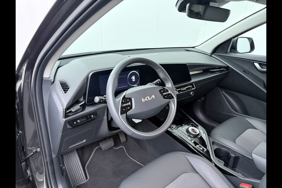 Kia Niro EV DynamicLine 64.8 kWh - Navigatie - Apple Carplay/Android Auto - Parkeersensoren voor en achter - Fabrieksgarantie tot 2032