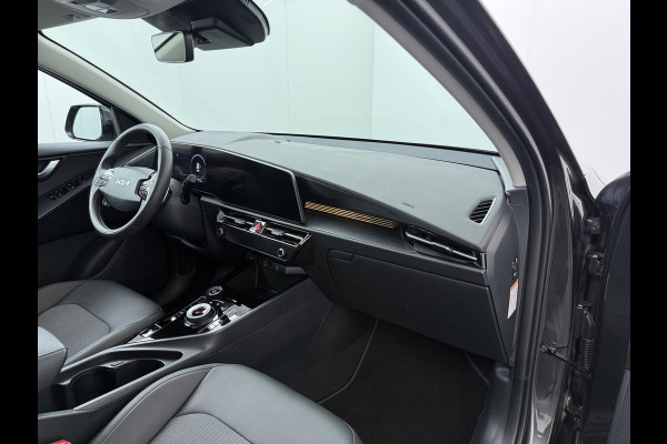 Kia Niro EV DynamicLine 64.8 kWh - Navigatie - Apple Carplay/Android Auto - Parkeersensoren voor en achter - Fabrieksgarantie tot 2032