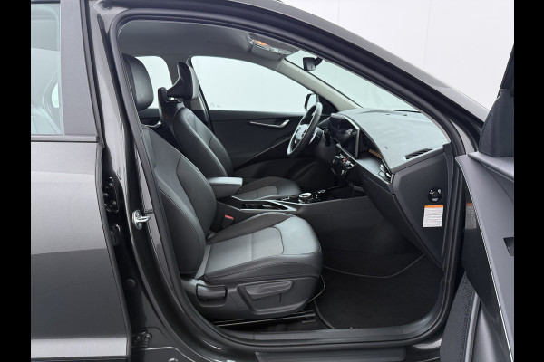 Kia Niro EV DynamicLine 64.8 kWh - Navigatie - Apple Carplay/Android Auto - Parkeersensoren voor en achter - Fabrieksgarantie tot 2032
