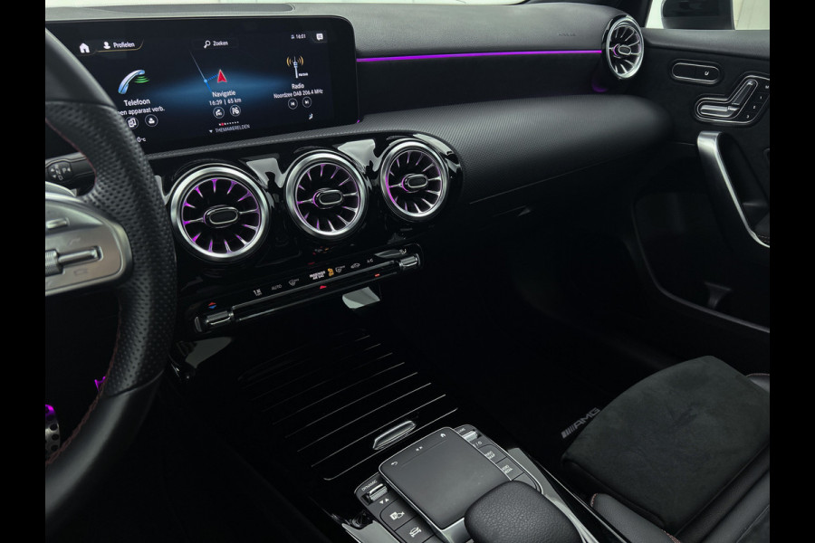 Mercedes-Benz A-Klasse 180 Premium Plus  Panoramadak | elct. bedienbare voor stoelen met memory | Navigatie | Parking support met camera achter | Inclusief 24 maanden MB Certified garantie voor Europa