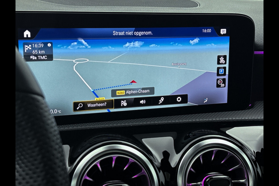 Mercedes-Benz A-Klasse 180 Premium Plus  Panoramadak | elct. bedienbare voor stoelen met memory | Navigatie | Parking support met camera achter | Inclusief 24 maanden MB Certified garantie voor Europa