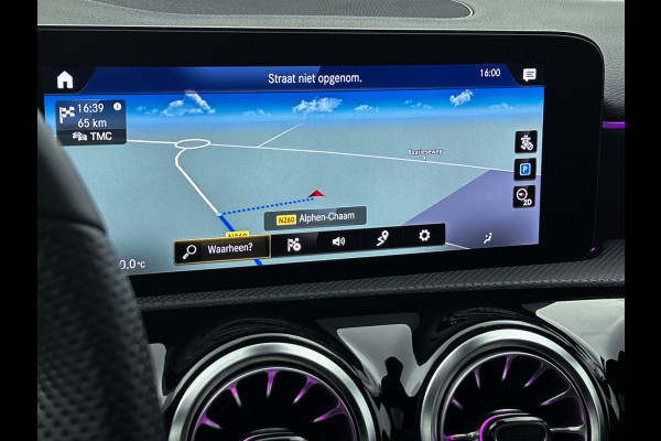 Mercedes-Benz A-Klasse 180 Premium Plus  Panoramadak | elct. bedienbare voor stoelen met memory | Navigatie | Parking support met camera achter | Inclusief 24 maanden MB Certified garantie voor Europa