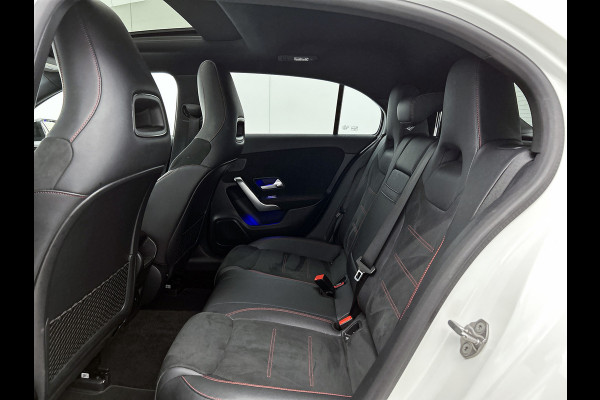 Mercedes-Benz A-Klasse 180 Premium Plus  Panoramadak | elct. bedienbare voor stoelen met memory | Navigatie | Parking support met camera achter | Inclusief 24 maanden MB Certified garantie voor Europa