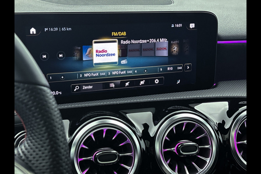 Mercedes-Benz A-Klasse 180 Premium Plus  Panoramadak | elct. bedienbare voor stoelen met memory | Navigatie | Parking support met camera achter | Inclusief 24 maanden MB Certified garantie voor Europa
