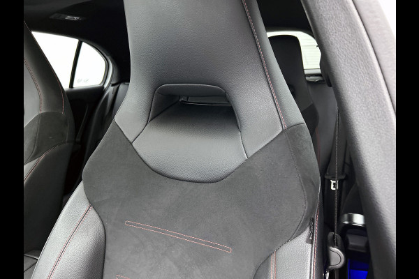 Mercedes-Benz A-Klasse 180 Premium Plus  Panoramadak | elct. bedienbare voor stoelen met memory | Navigatie | Parking support met camera achter | Inclusief 24 maanden MB Certified garantie voor Europa