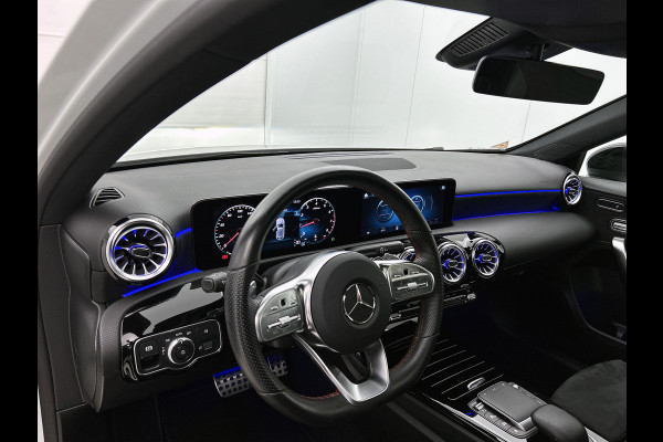 Mercedes-Benz A-Klasse 180 Premium Plus  Panoramadak | elct. bedienbare voor stoelen met memory | Navigatie | Parking support met camera achter | Inclusief 24 maanden MB Certified garantie voor Europa